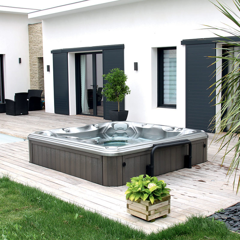 Spa jacuzzi sur mesure intérieur ou extérieur. Vente de Spas pour